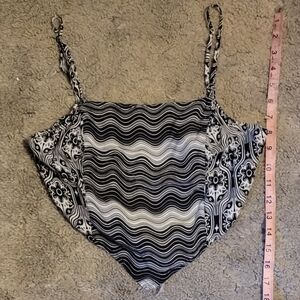 SO Black and White Patterned Crop Top